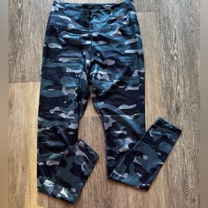 Nike dri-fit tight fit blue camo size size small